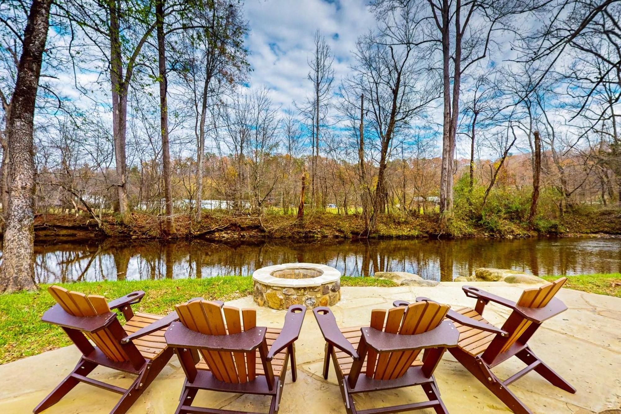 Rivers Edge Villa Cosby Exterior photo